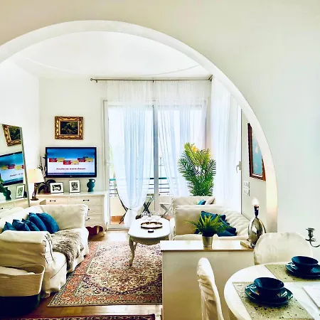 Апартаменты Endless Stunning Mediterranean Sea Views Promenade Des